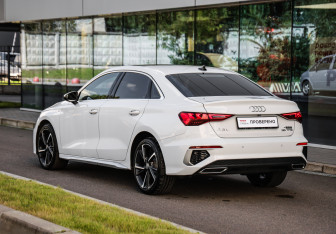 Подержанный автомобиль Audi A3 Sedan 2021 года (8 фото)