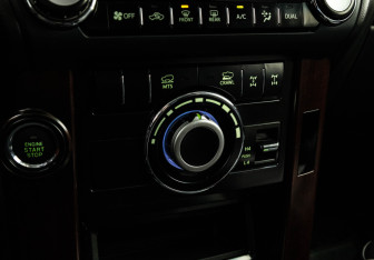 Подержанный автомобиль Toyota Land Cruiser Prado 2016 года (23 фото)