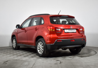 Подержанный автомобиль Mitsubishi ASX 2012 года (7 фото)