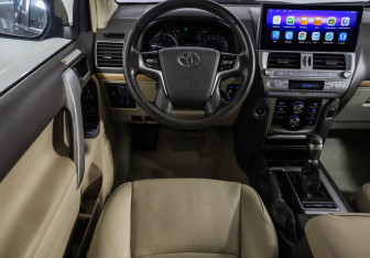 Подержанный автомобиль Toyota Land Cruiser Prado 2018 года (11 фото)