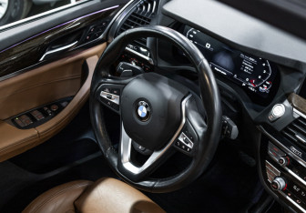 Подержанный автомобиль BMW X3 2020 года (21 фото)