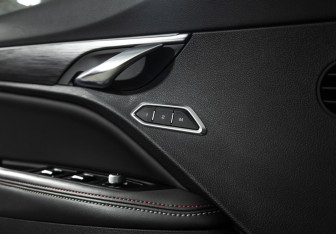 Подержанный автомобиль Geely Tugella 2023 года (19 фото)