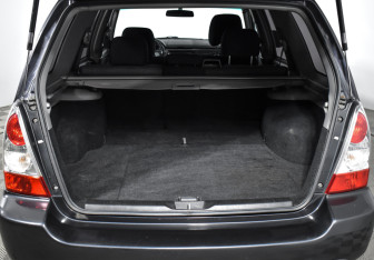 Подержанный автомобиль Subaru Forester Suv 2007 года (18 фото)