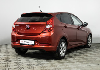 Подержанный автомобиль Hyundai Solaris Hatchback 2016 года (5 фото)