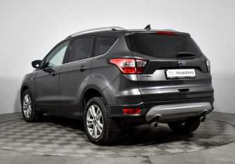 Подержанный автомобиль Ford Kuga 2018 года (7 фото)