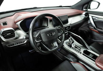 Подержанный автомобиль Geely Coolray 2021 года (11 фото)