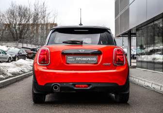 Подержанный автомобиль MINI Hatch 2019 года (6 фото)