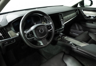 Подержанный автомобиль Volvo S90 2021 года (11 фото)