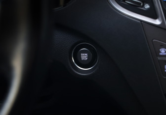 Подержанный автомобиль Hyundai Santa Fe 2012 года (22 фото)