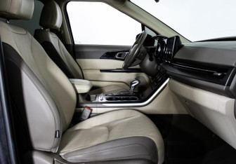 Подержанный автомобиль Kia Carnival 2020 года (17 фото)