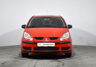 Подержанный автомобиль Mitsubishi Colt Hatchback 2007 года (2 фото)