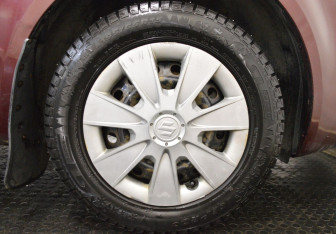 Подержанный автомобиль Suzuki SX4 Sedan 2007 года (9 фото)