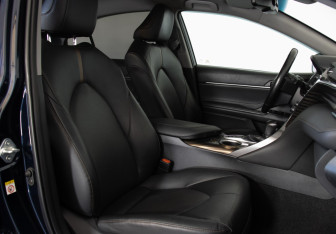 Подержанный автомобиль Toyota Camry Sedan 2018 года (19 фото)