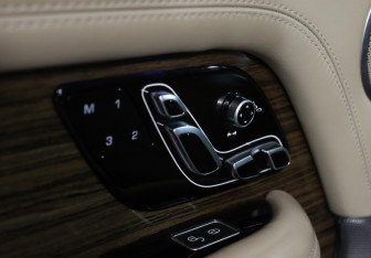 Подержанный автомобиль Land Rover Range Rover 2019 года (15 фото)