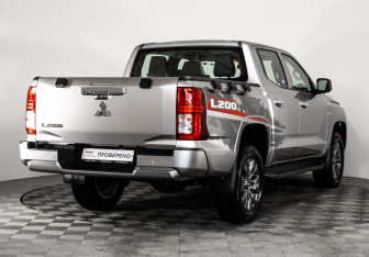 Новый Mitsubishi L200 2024 (7 фото)