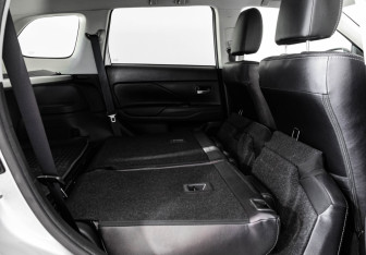 Подержанный автомобиль Mitsubishi Outlander 2018 года (24 фото)