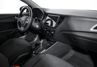 Подержанный автомобиль Hyundai Solaris Sedan 2019 года (13 фото)
