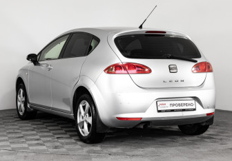 Подержанный автомобиль SEAT Leon Hatchback 2008 года (7 фото)