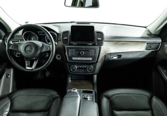 Подержанный автомобиль Mercedes-Benz GLE 2017 года (13 фото)
