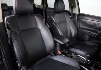 Подержанный автомобиль Mitsubishi Outlander 2019 года (25 фото)