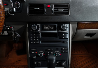 Подержанный автомобиль Volvo XC90 2011 года (17 фото)