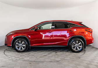 Подержанный автомобиль Lexus RX 2018 года (10 фото)