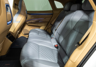 Подержанный автомобиль Zeekr 001 2024 года (10 фото)