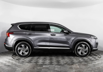Подержанный автомобиль Hyundai Santa Fe 2021 года (4 фото)