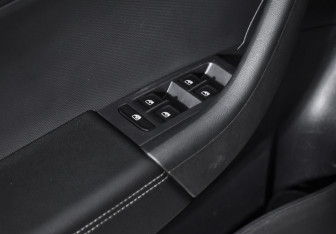 Подержанный автомобиль Skoda Rapid Liftback 2021 года (10 фото)
