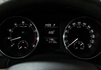 Подержанный автомобиль Skoda Yeti 2012 года (12 фото)