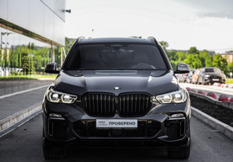 Подержанный автомобиль BMW X5 2019 года (4 фото)