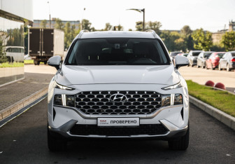 Подержанный автомобиль Hyundai Santa Fe 2021 года (4 фото)
