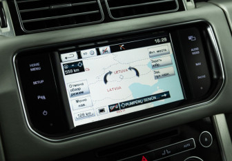 Подержанный автомобиль Land Rover Range Rover 2014 года (16 фото)