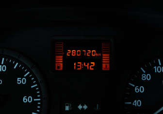 Подержанный автомобиль Renault Logan Sedan 2011 года (15 фото)