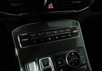 Подержанный автомобиль Hyundai Santa Fe 2021 года (17 фото)