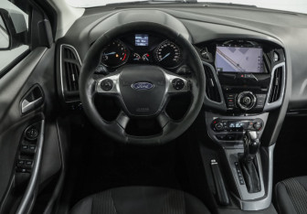 Подержанный автомобиль Ford Focus Hatchback 2013 года (11 фото)