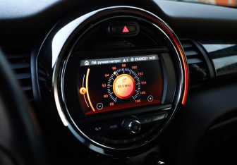 Подержанный автомобиль MINI Hatch 2020 года (17 фото)