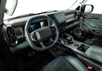 Подержанный автомобиль Jetour T2 2024 года (11 фото)