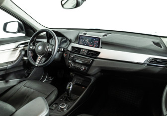 Подержанный автомобиль BMW X1 2019 года (9 фото)