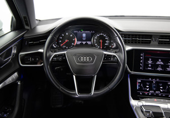 Подержанный автомобиль Audi A6 Sedan 2019 года (10 фото)
