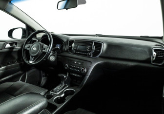 Подержанный автомобиль Kia Sportage 2017 года (9 фото)