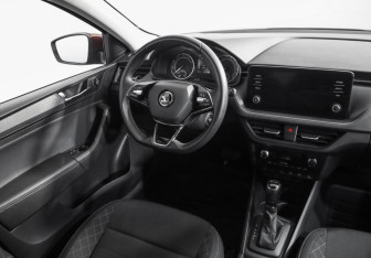 Подержанный автомобиль Skoda Rapid Liftback 2020 года (9 фото)
