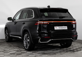 Подержанный автомобиль Geely Monjaro 2023 года (8 фото)