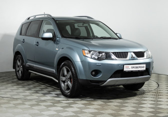 Подержанный автомобиль Mitsubishi Outlander 2007 года (3 фото)