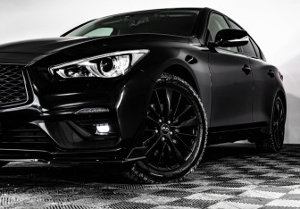 Подержанный автомобиль Infiniti Q50 2017 года (2 фото)