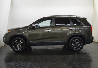 Подержанный автомобиль Kia Sorento 2010 года (8 фото)