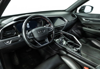 Подержанный автомобиль Geely Tugella 2023 года (11 фото)