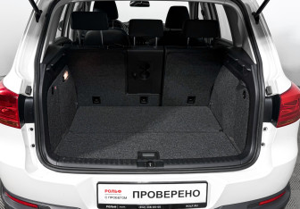 Подержанный автомобиль Volkswagen Tiguan 2012 года (18 фото)