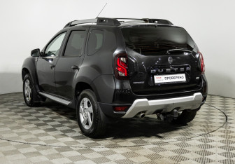 Подержанный автомобиль Renault Duster 2018 года (7 фото)