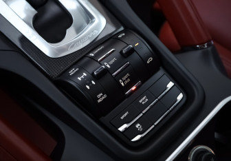 Подержанный автомобиль Porsche Cayenne 2016 года (20 фото)